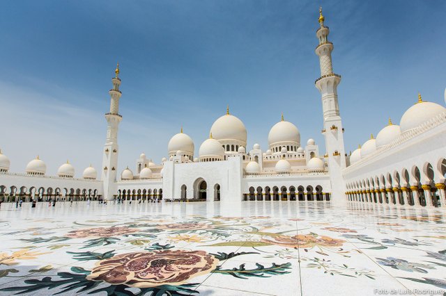 Gran-Mezquita-Abu-Dabi.jpg