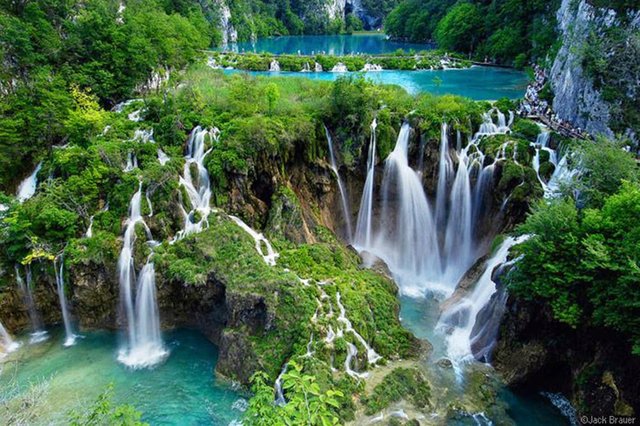 Parque nacional de los Lagos de Plitvice, Croacia..jpg