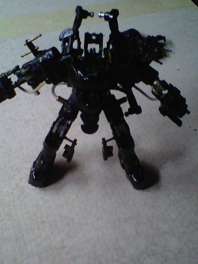 robot-iron-man-mengagumkan-dari-korek-api-gas-15-640x853.jpeg
