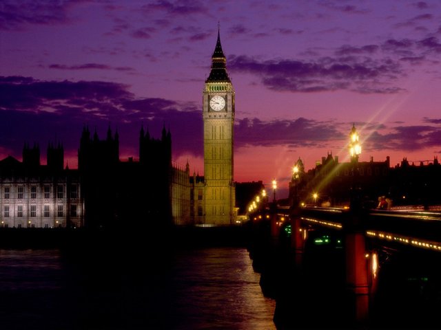 London_Big_Ben_clocktowers_street_light-291689.jpg