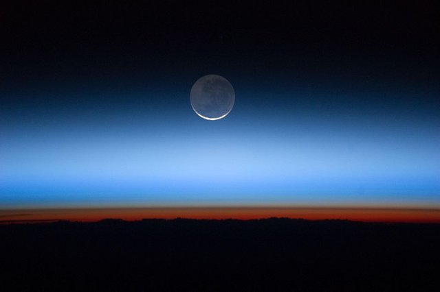 1024px-Hovering_on_the_Horizon_-_NASA_Earth_Observatory.jpg