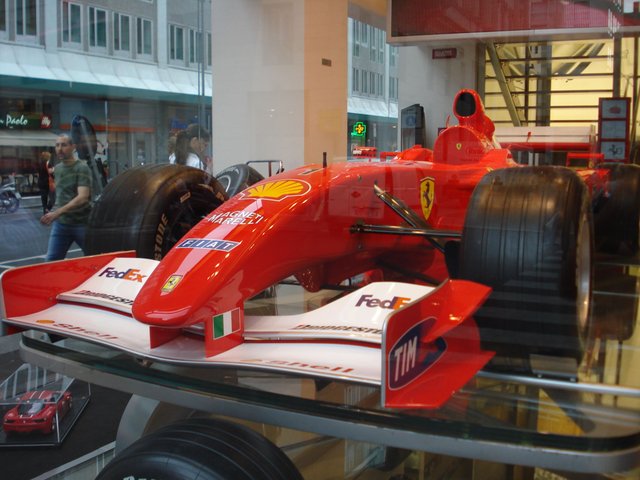 Ferrari 8.JPG