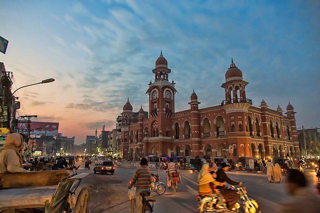 800px-GHANTA_GHAR_MULTAN.jpg