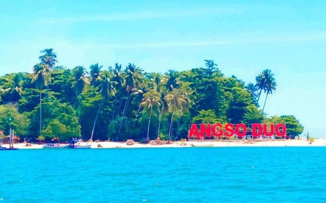 Pulau Angso Duo di Pariaman.jpg