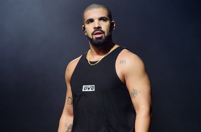 drake-performance-aug-2016-billboard-1548.jpg