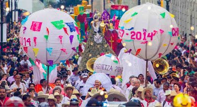 guelaguetza oaxaca desfile de delegaciones.jpg