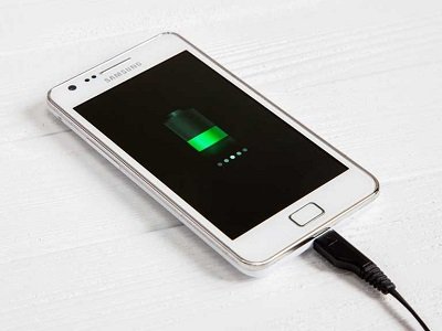charging-phone-overnight-shutterstock-214328533.jpg