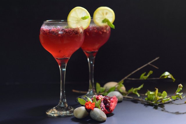 fizzy-pomegranate-mint-mocktail-recipe.jpg