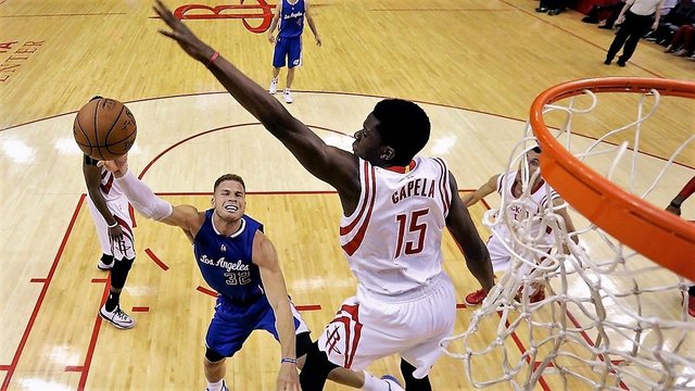 clint-capela-1215-ftr-gettyjpg_1uy74c4im9yht19ts0xnf0pghi.jpg