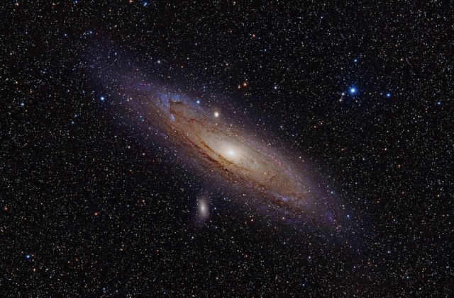 1200px-Andromeda_Galaxy_(with_h-alpha).jpg