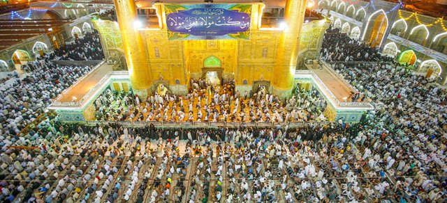 Eid_al-Ghadir_in_Holy_Shrine_of_Imam_Ali.jpg