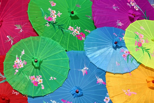 chinese-umbrellas-1569792_960_720.jpg