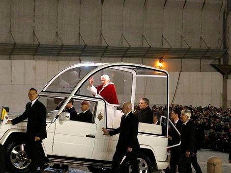 bulletproof-popemobile.jpg