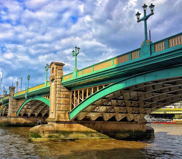 Southwark bridge.jpg