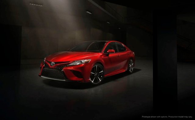 2018-toyota-camry_827x510_41493375881.jpg