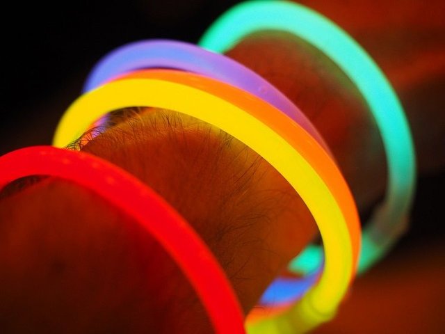 glow-stick-693843_1280.jpg
