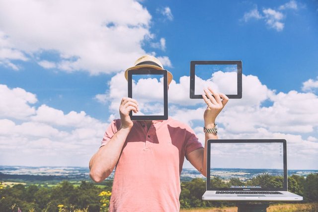 nature-laptop-outside-macbook.jpg