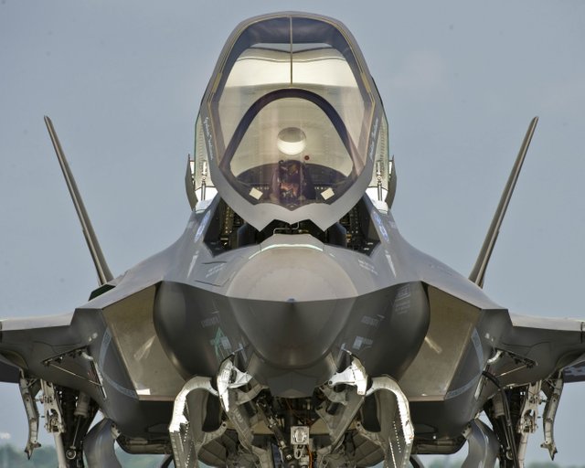 f-35-preps-for-takeoff.jpg