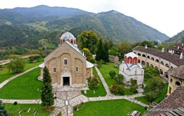 Manastir-Studenica-arhitektura.jpg