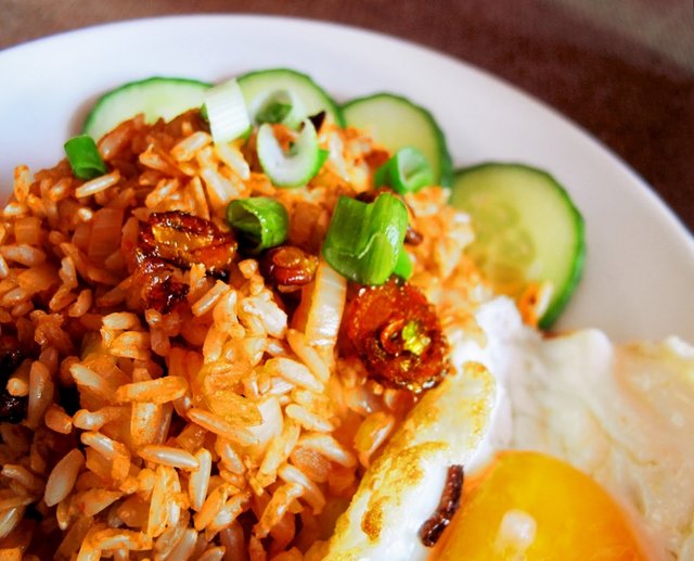 10-Of-The-Best-Street-Foods-Across-The-World-7.-Indonesia-Nasi-Goreng1.jpg