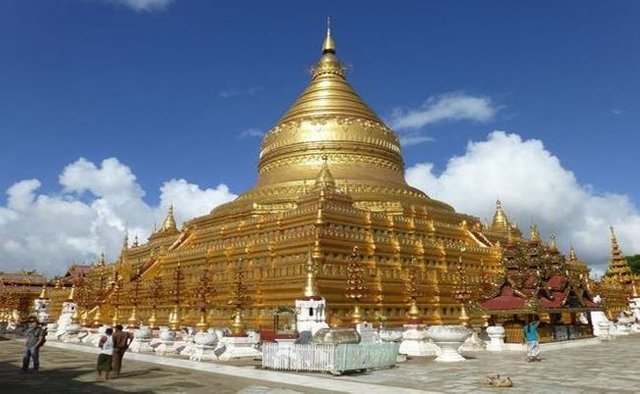 Shwezigon Paya.jpg