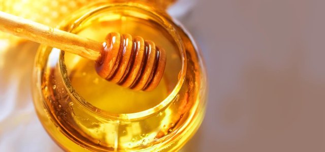 How-To-Use-Honey-To-Get-Glowing-Skin.jpg