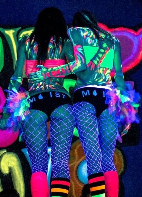 100% Techno Chicks! Steemit digital rave!!! hottest russian dance party ...