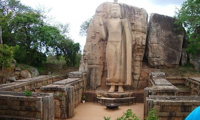 Somapura-Mahavihara-Buddhist-Statue.jpg