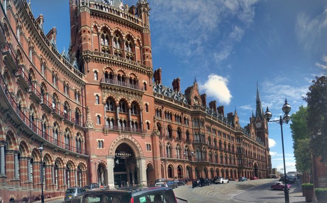 St Pancras Station.jpg