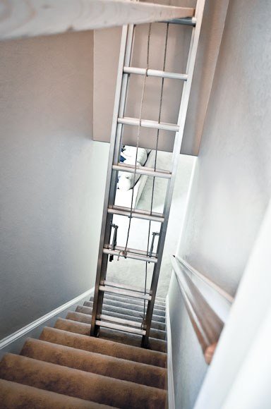 Scaffolding a stairwell difficult painting with Airless Spray