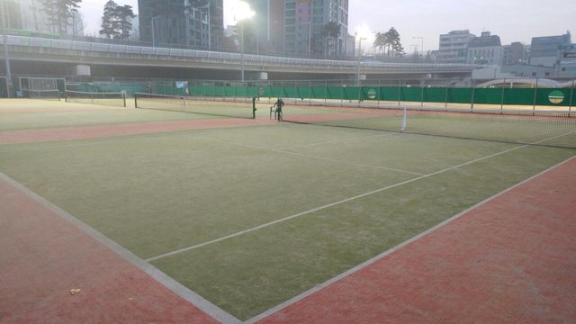 20180224화0710_tennisCourtEmpty.jpg