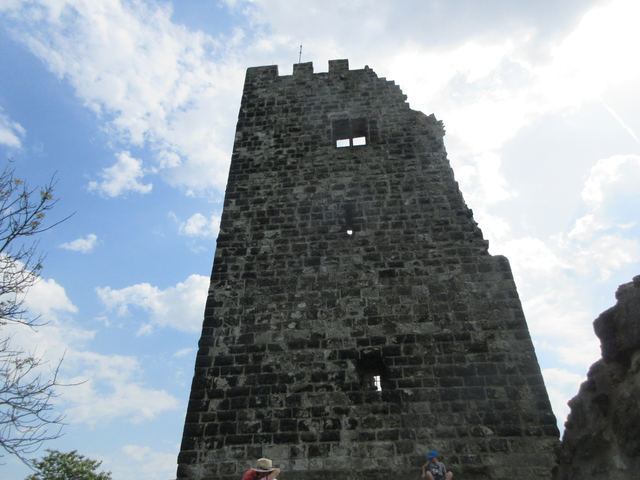 09_bonn_dragenfels_ruins.png