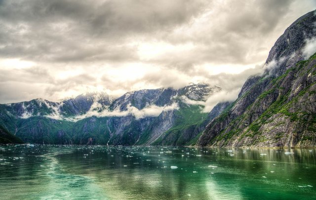 tracy-arm-fjord-369632_1920.jpg