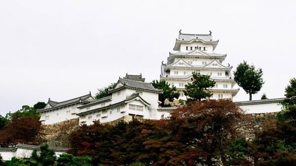 Himeji-Castle-e1490728735391.jpg