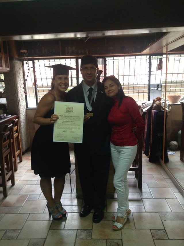 foto graduacion.jpg