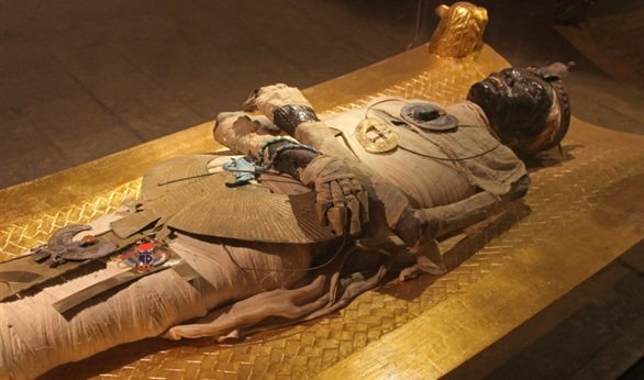 Tutankhamun mummy.jpg