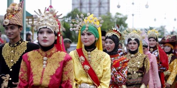 Busana Pengantin dan Juga Pakain Adat Aceh.JPG