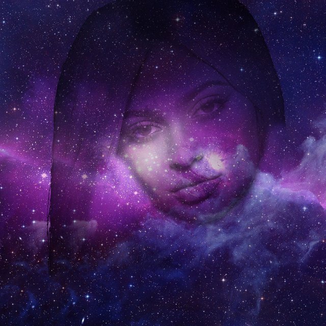 Kylie jenner_space.jpg