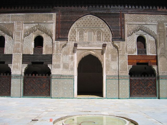 1200px-Fes_Medersa_Bou_Inania_Mosaique.jpg