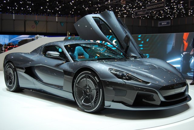 Rimac-Concept-Two17-1024x685.jpg