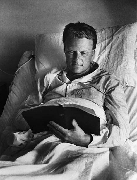 evangelist-billy-graham-was-hospitalized-228-with-an-acute-infection-picture-id515284028.jpg