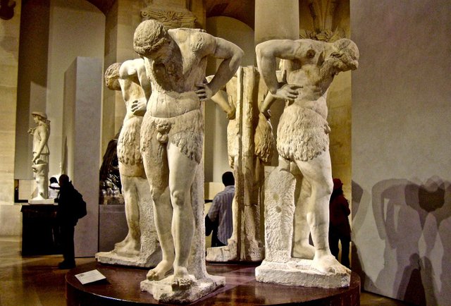 Satyres_en_Atlante_Rome_Louvre_2 (1).jpg