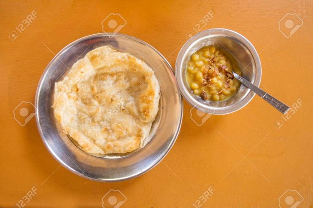 53633116-pa-tong-ko-oil-fried-pastry-oil-strip-traditional-myanmar-food-indian-food.jpg