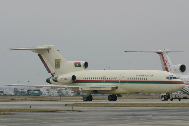 B727XTBBE.jpg