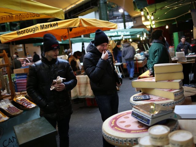 Distribuir amostras de comida de graça.jpg