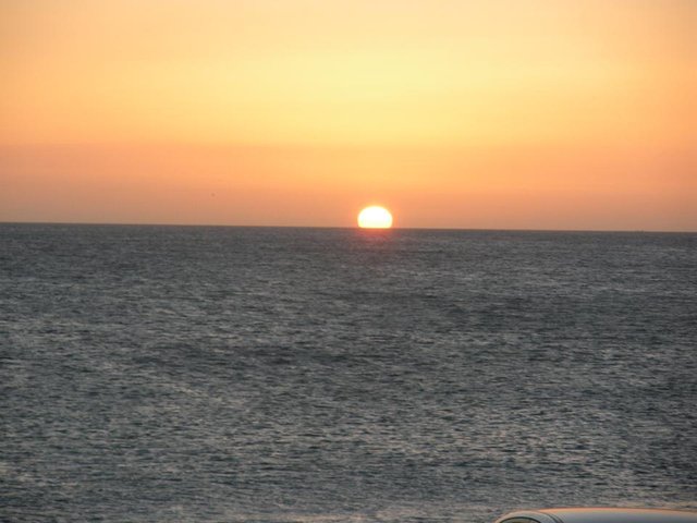 Atardecer Araya1.jpg