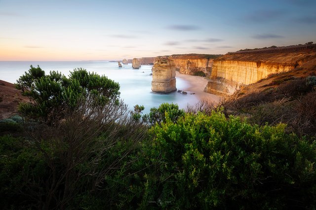 12-apostles-foreground.jpg