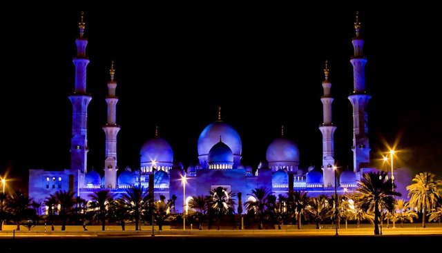 Sheikh Zayed Mosque.jpg