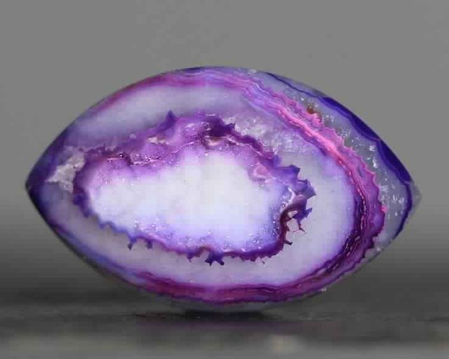 amazing-minerals-and-stones-purple-geode-stone.jpg