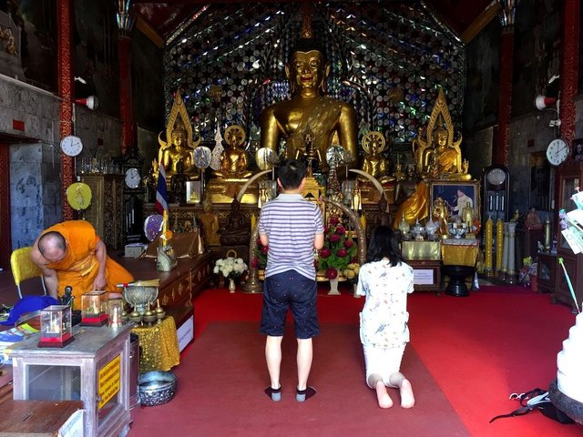 Wat Doi Suthep Chiang Mai Thailand 40.jpg